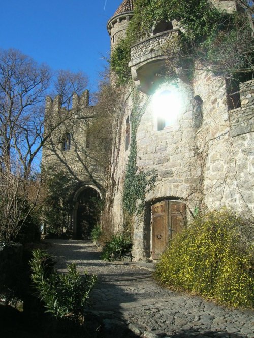 Brunneburg Castle Entrance